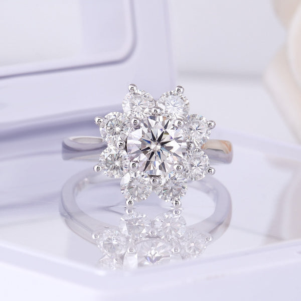2.60ct Daisy Cluster, Round Cut Moissanites, 1.00ct Centre Stone, 14Kt 585 White Gold