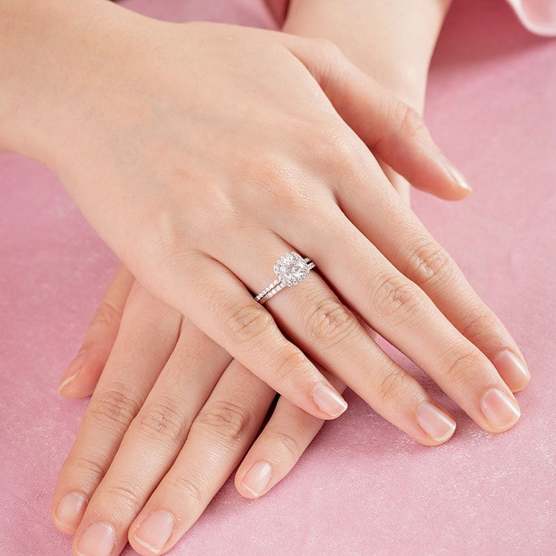 1.00ct Cushion Cut Moissanite Diamond Ring Set