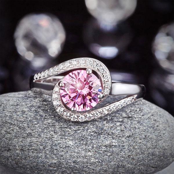 1.25ct Vivid Pink, Round Brilliant Cut Diamond Twist Engagement Ring