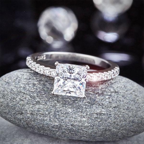 Square cut diamond ring with diamond band online