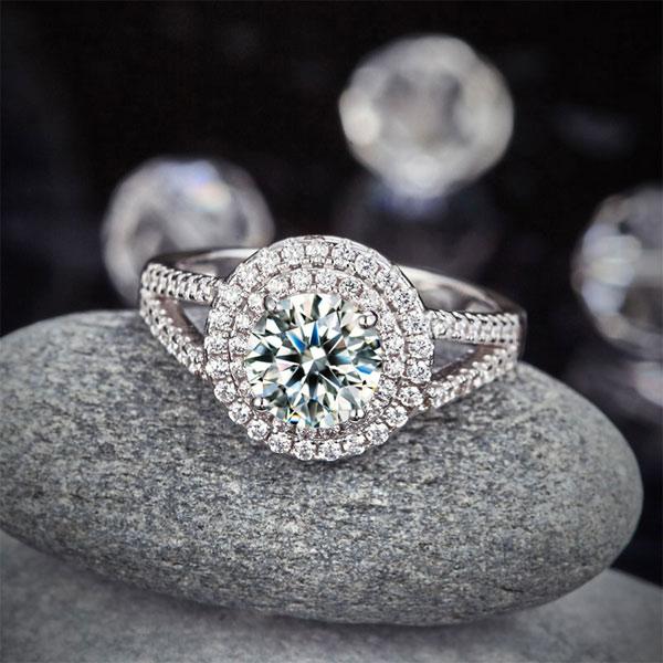 Double halo round diamond engagement ring hot sale