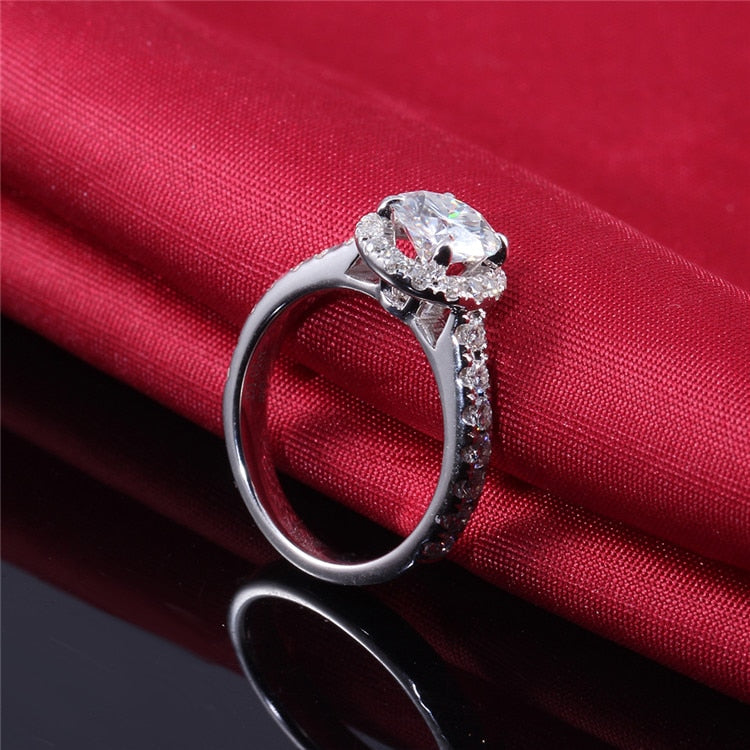 1.00ct Round Cut Moissanite, Classic Halo Engagement Ring, 14Kt 585 White Gold