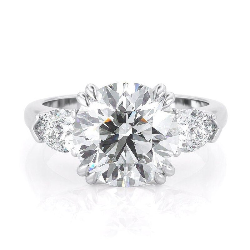 1.00ct Round Cut Moissanite Engagement Ring, Pear Cut Side Stones, 14Kt 585 White Gold