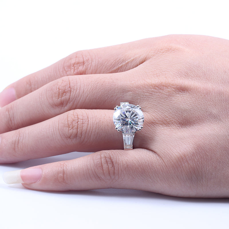 8.00ct Round Cut Moissanite, Classic Engagement Ring, 14Kt 585 White Gold