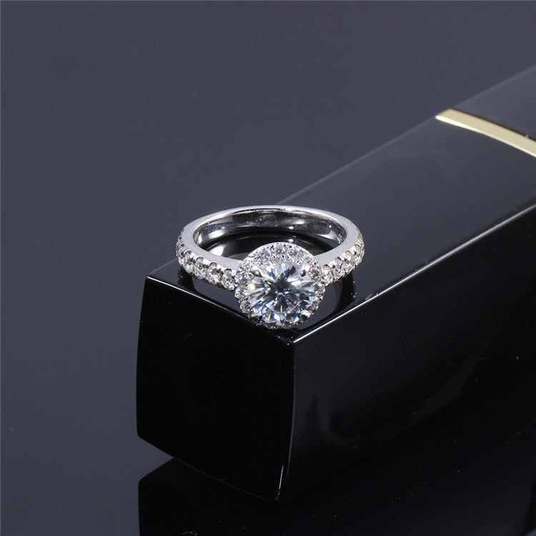 1.00ct Round Cut Moissanite, Classic Halo Engagement Ring, 14Kt 585 White Gold