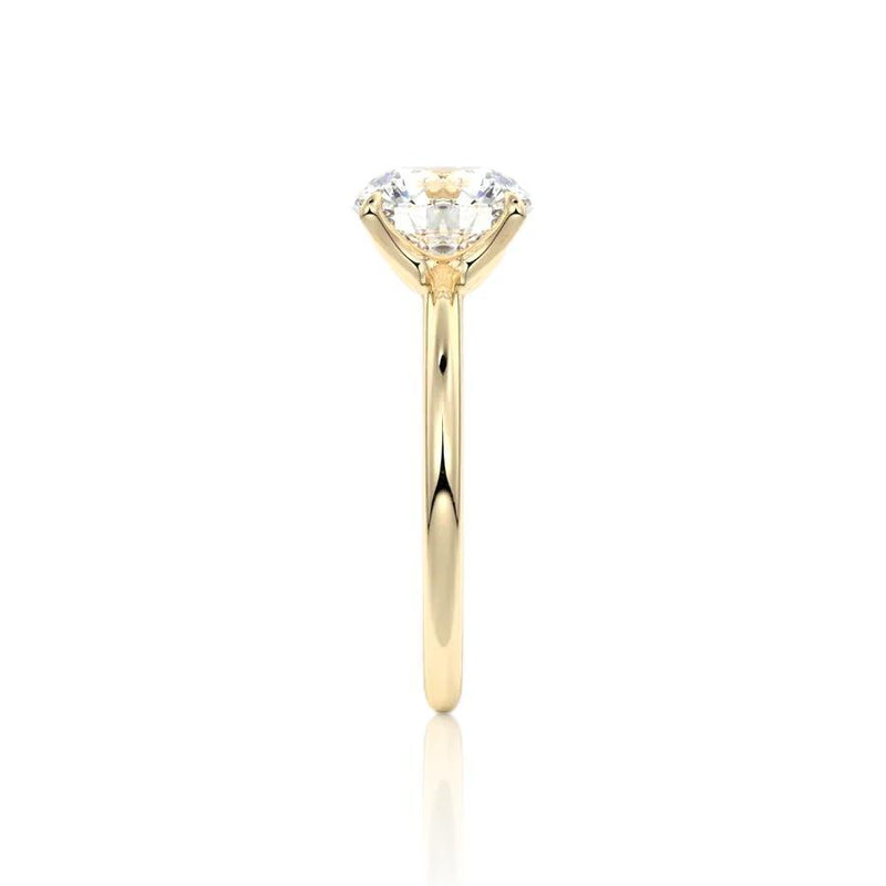 Round Cut Classic Moissanite Engagement Ring