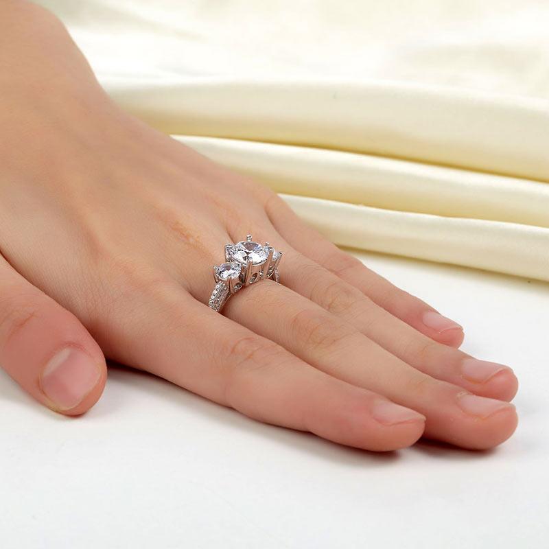 2.00ct Round Brilliant Cut Classic Diamond 3 Stone Ring