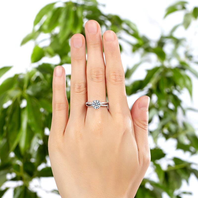 Twisted top diamond ring