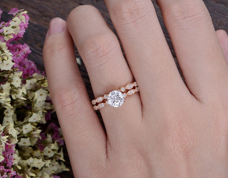 1.30ct Moissanite Ring Set, Round Cut, Colour F, Clarity VVS, Available in a Choice of Metals, Centre Stone 1.00ct